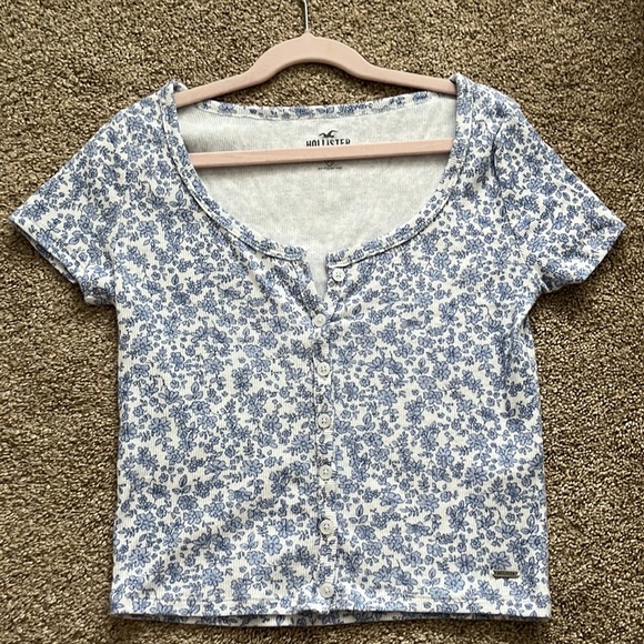 HOLLISTER shirt! - Picture 1 of 2